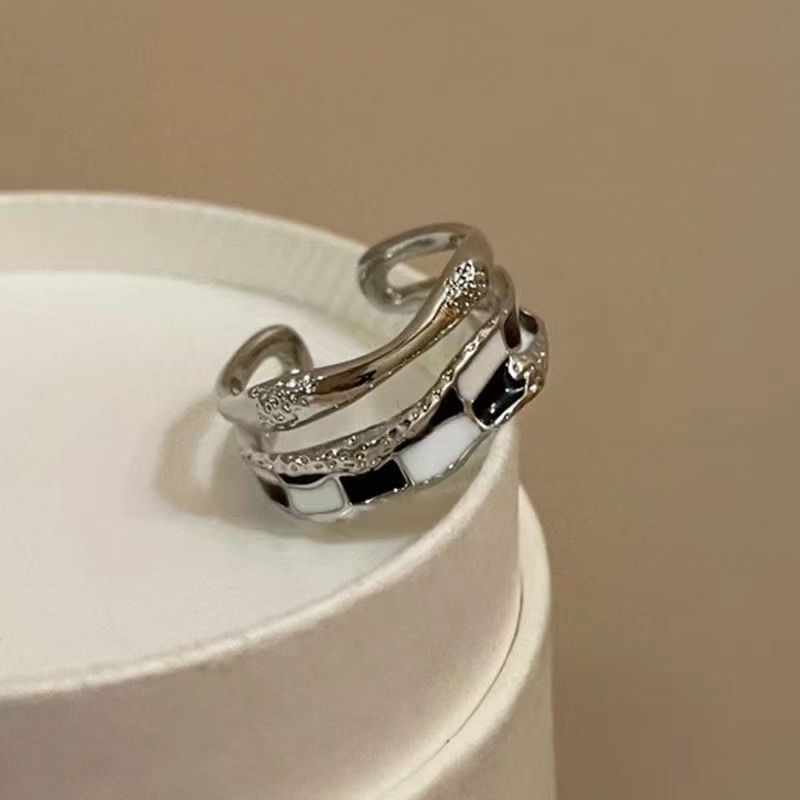 Retro, Edgy Checkerboard Glaze Open Ring For Women New Design Finger Ring Thats Lightweight