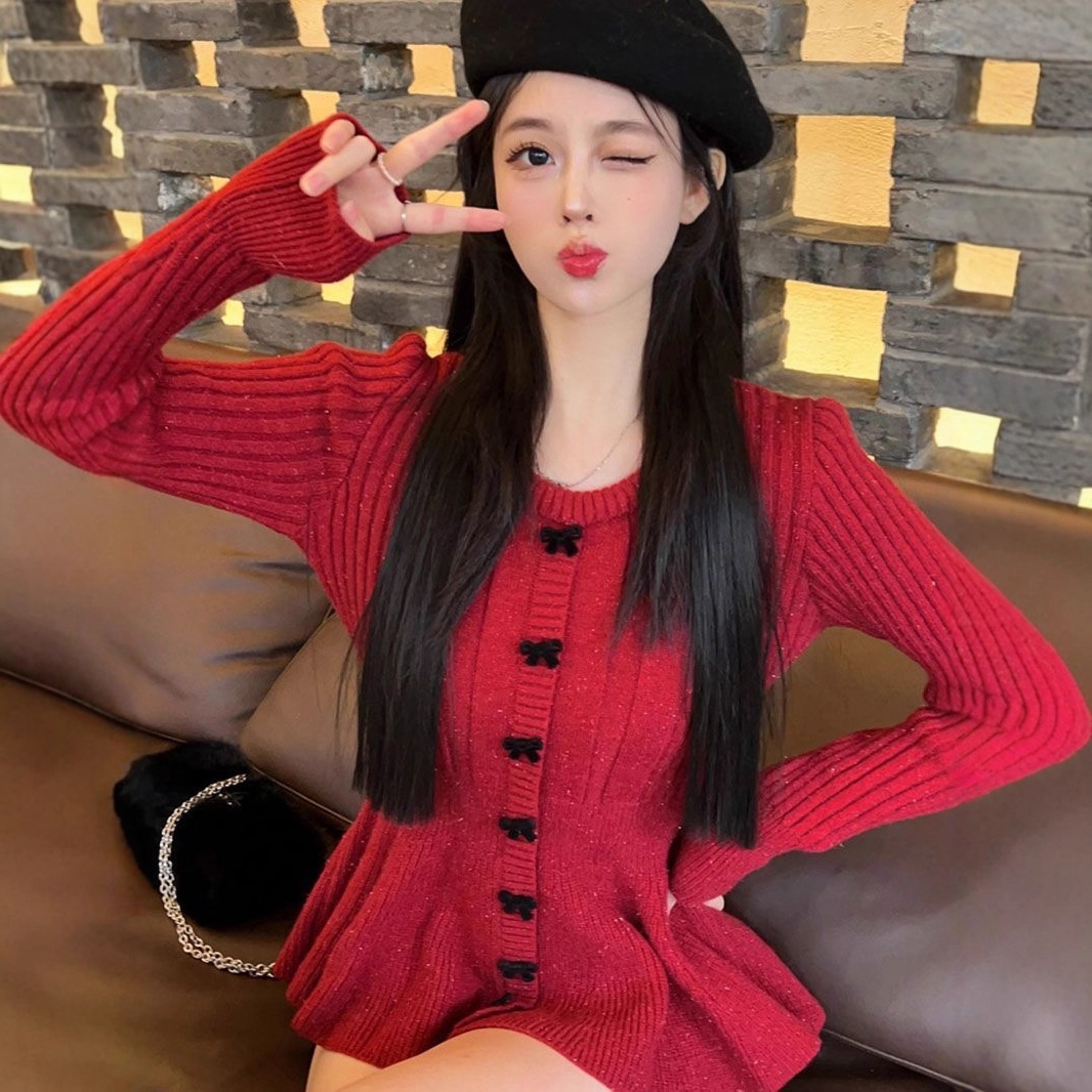 Red Crew-neck Waist-cinching Figure-flattering Knit Bottoming Shirt