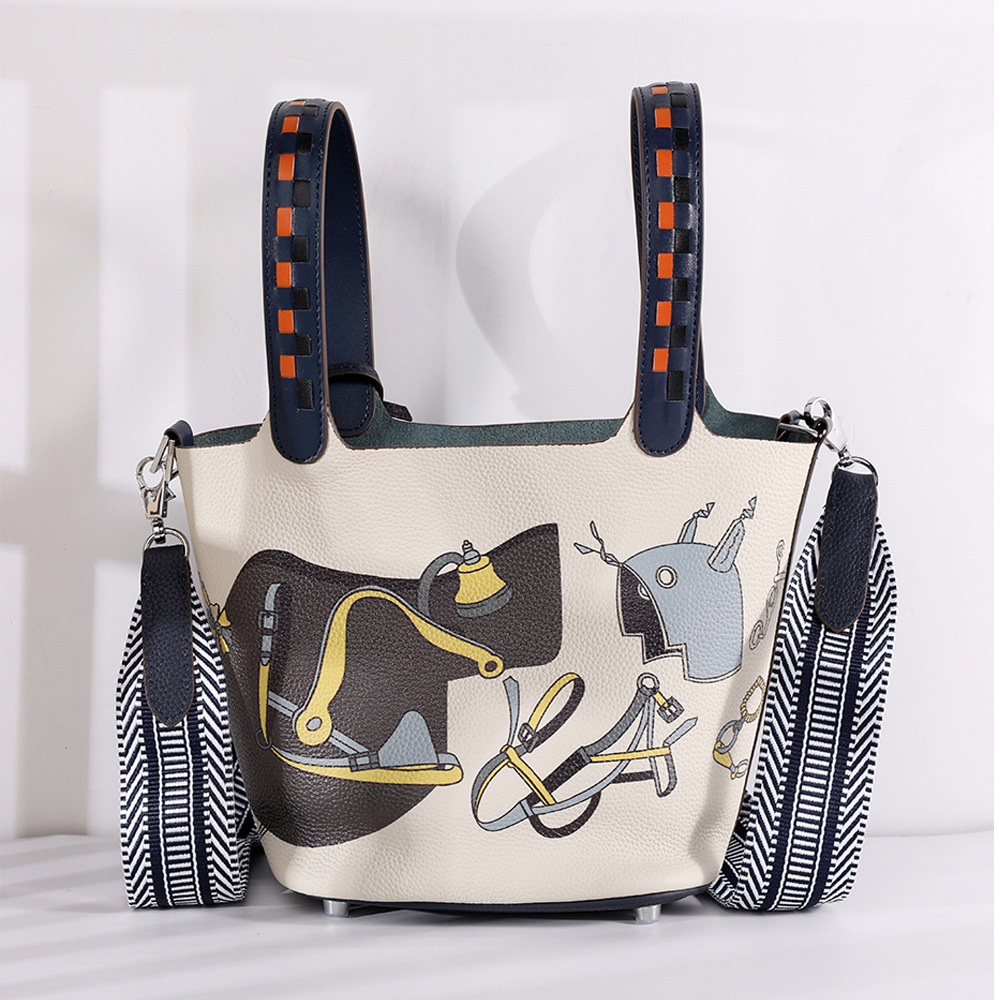 https://cf.cjdropshipping.com/quick/product/e171dec7-5805-4053-96c8-a19f9e69c746.jpg
