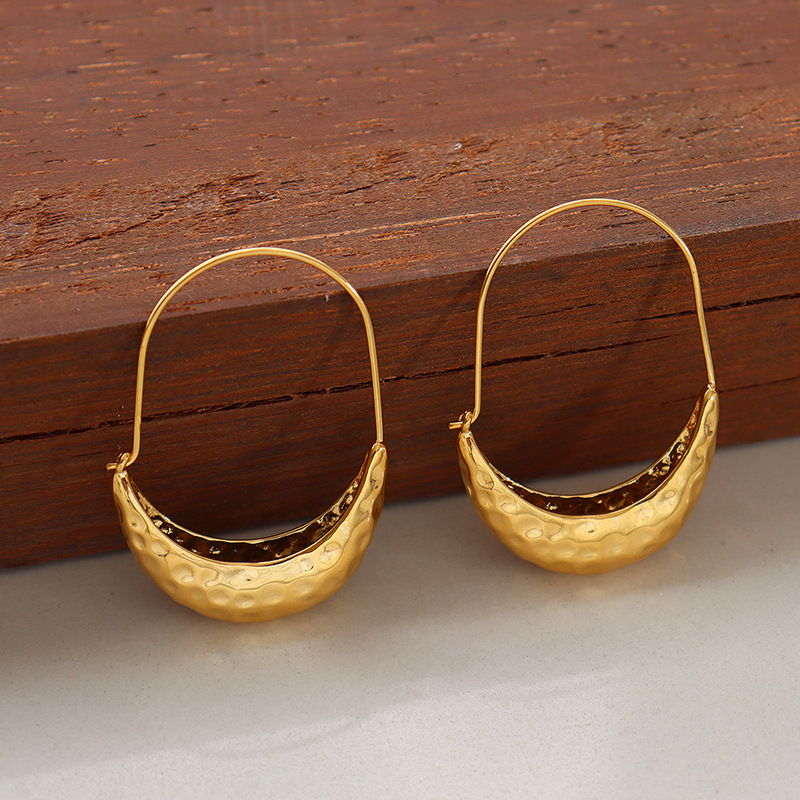 Versatile Instagram-style Boat-shaped Embossed Earrings