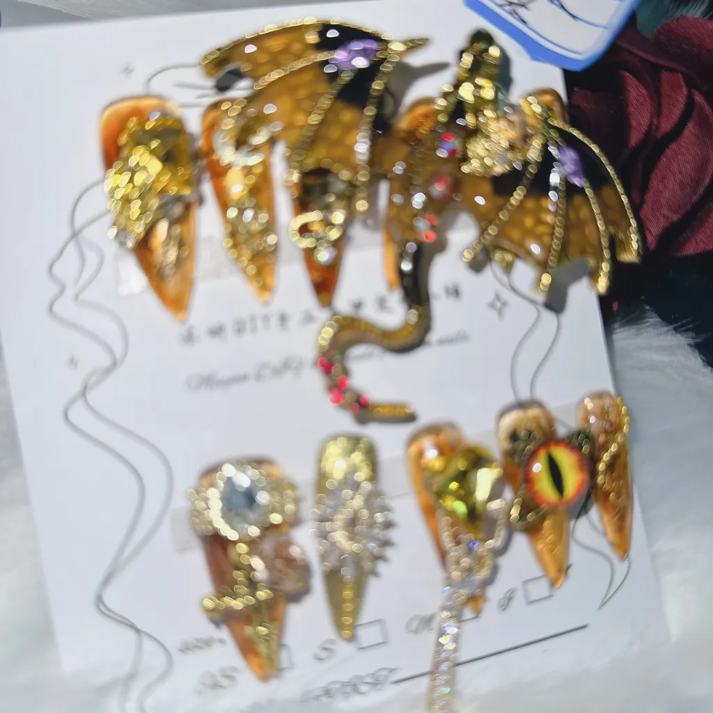 Hand-painted Rich Dragon Amber Exaggerated Super Cool Personality Wear Armor - Rich Dragon Long Tip