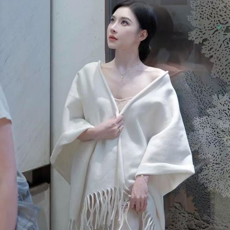 Korean-style Cool-toned Solid-color Tassel Shawl