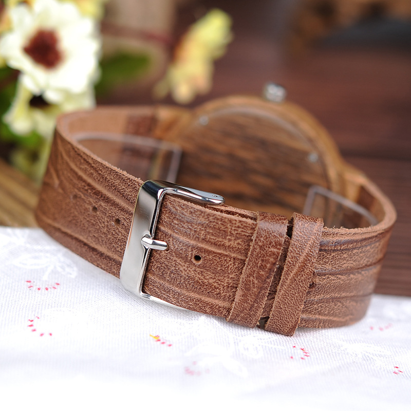 Wooden Classic Analog Quartz Watch Fashionable 4