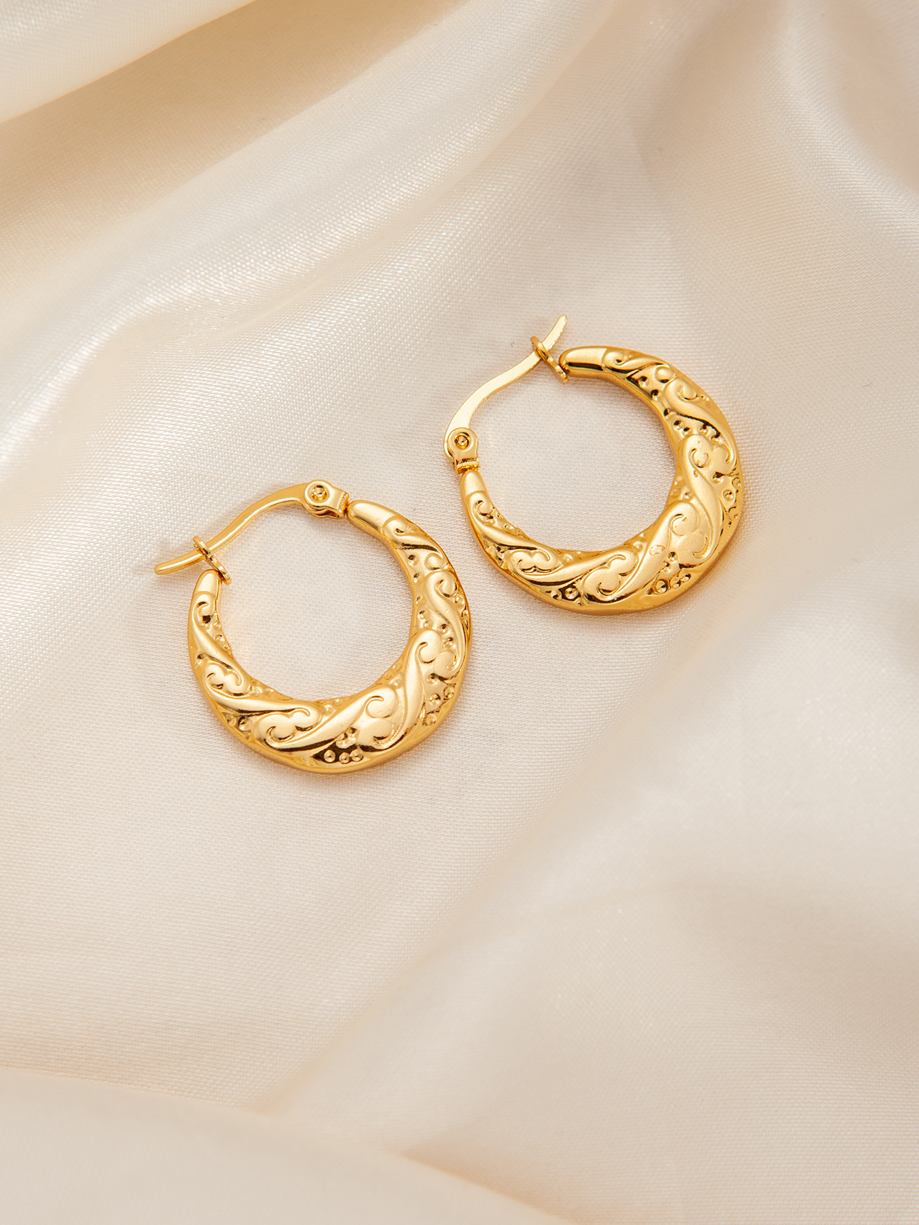 Retro High-grade Golden Butterfly Non-fading Earrings For Women