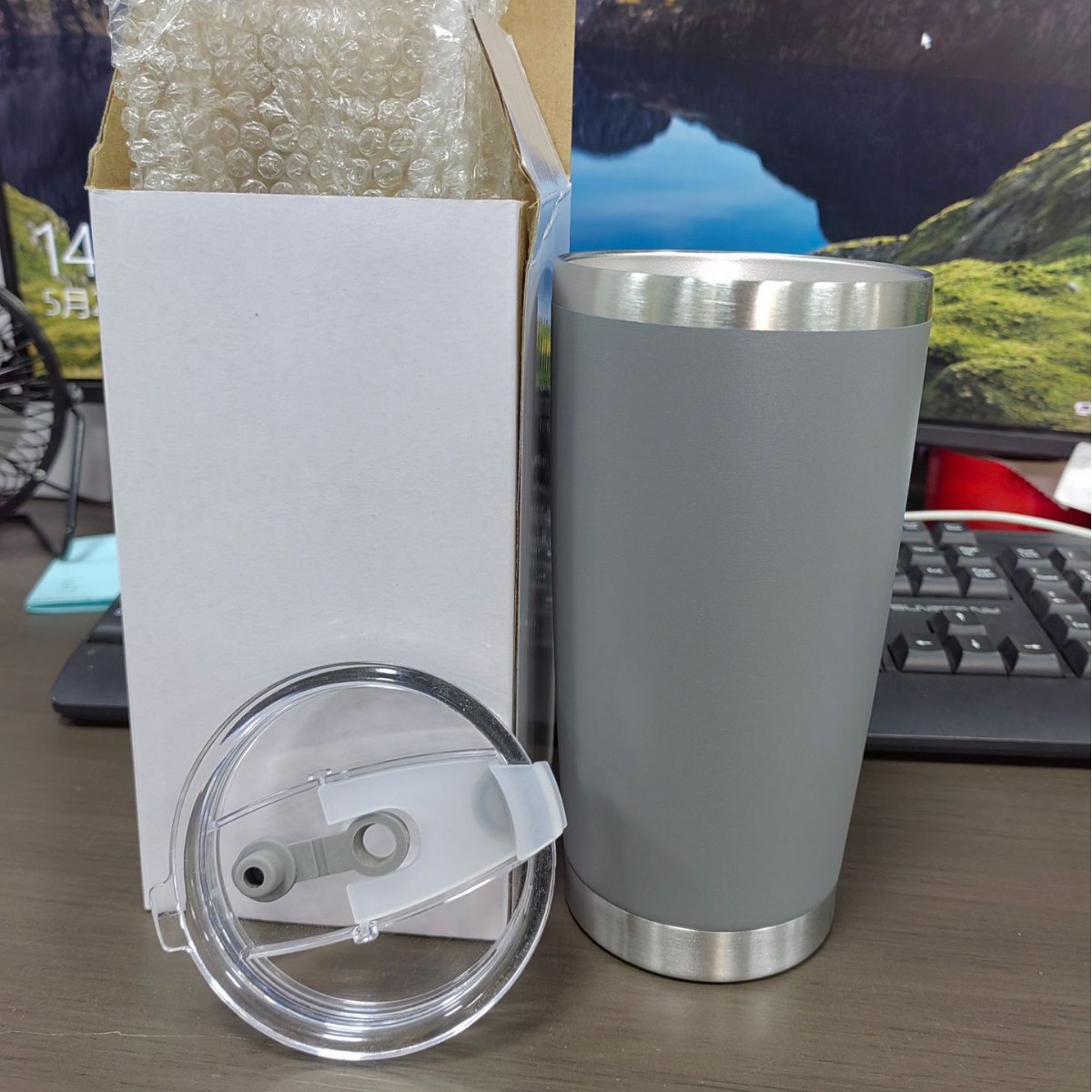 20oz Car Mug 304 Stainless Steel Double-Wall Vacuum Insulated Bottle