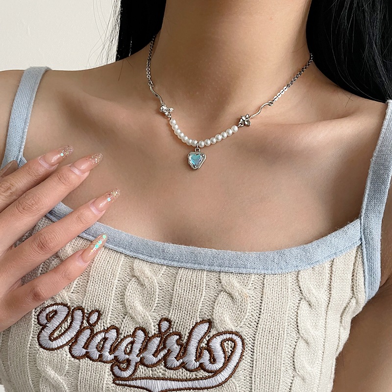 Colored Loving Heart Stitching Pearl Necklace For Women Special Interest Light Luxury