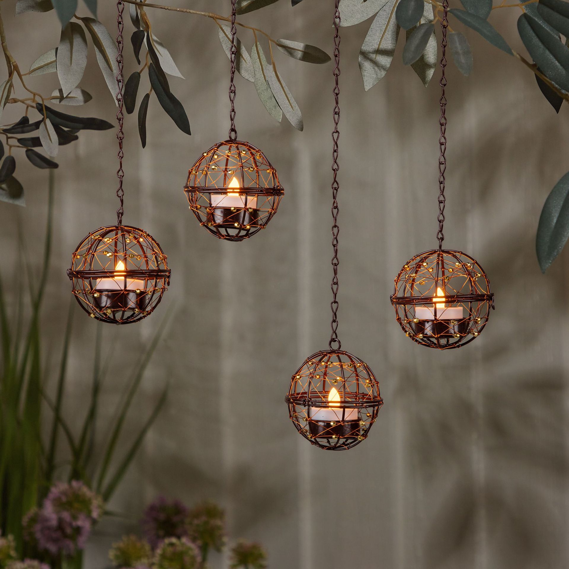 Solar-powered Wrought-iron Hollow-out Courtyard Light