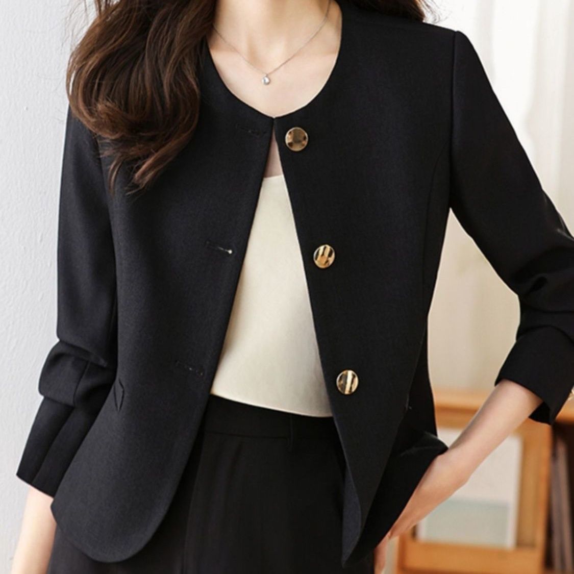 Womens Casual Cropped Jacket With A Crew Neck