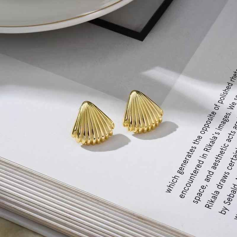 Metal Fanshaped Female Shell Stud Earrings