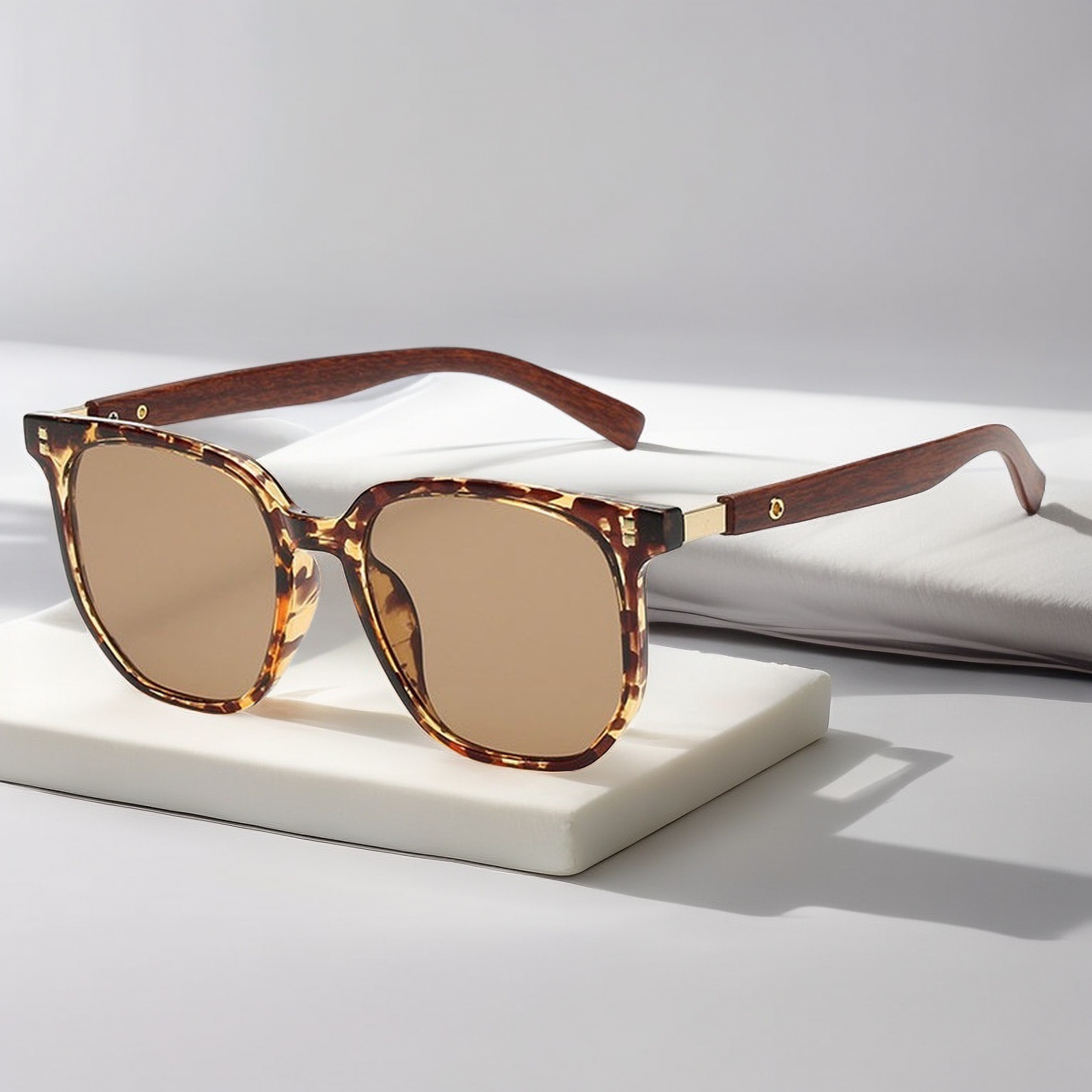 Fashionable Retro Polygonal Wood-grain Temple Arms, Stylish For Commuting And Easy To Match
