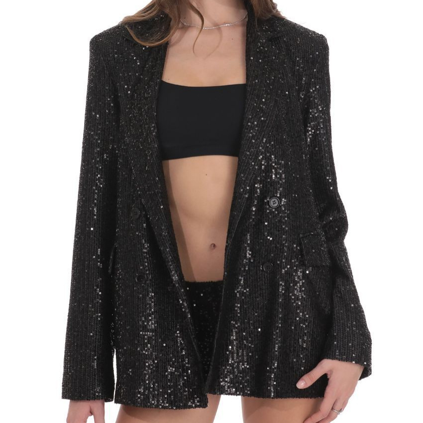 Fashionable Lively And Niche Statement Outerwear For Social Events