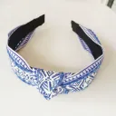 Klein Blue Knot