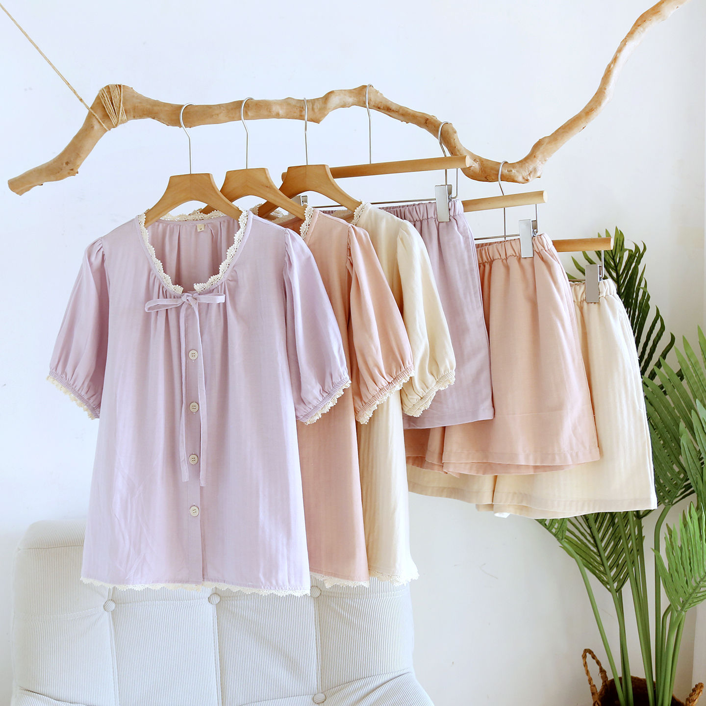 Womens Short-sleeve Shorts Crew-neck Set Lightweight And Loose-fitting