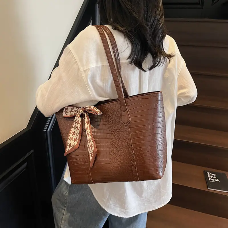 Temperament Commute All-match Underarm Bag
