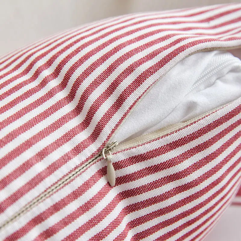 Polyester-cotton Red And White Plaid Striped Pillowcase With Piped Edges And Tassels