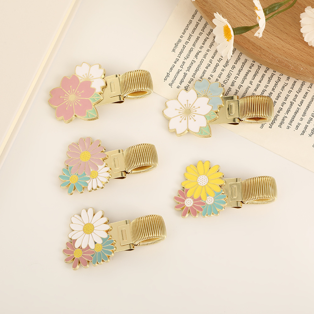 Creative Dripping Oil Tricolor Flower Metal Pen Clip