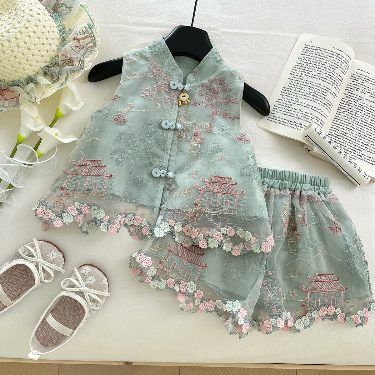 Girls Two-Piece Chinese-Style Sleeveless Top And Shorts Set