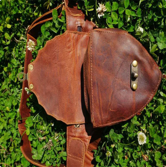 Steampunk European And American Retro Heart-shaped Belt Satchel — foto 2