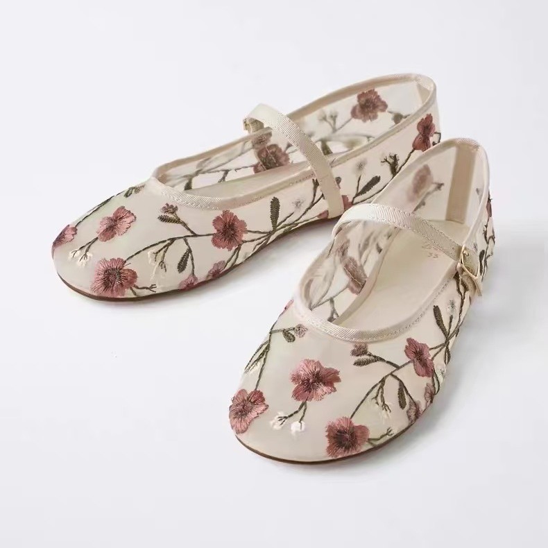 Retro Floral-embroidered Mesh Ballet Flats