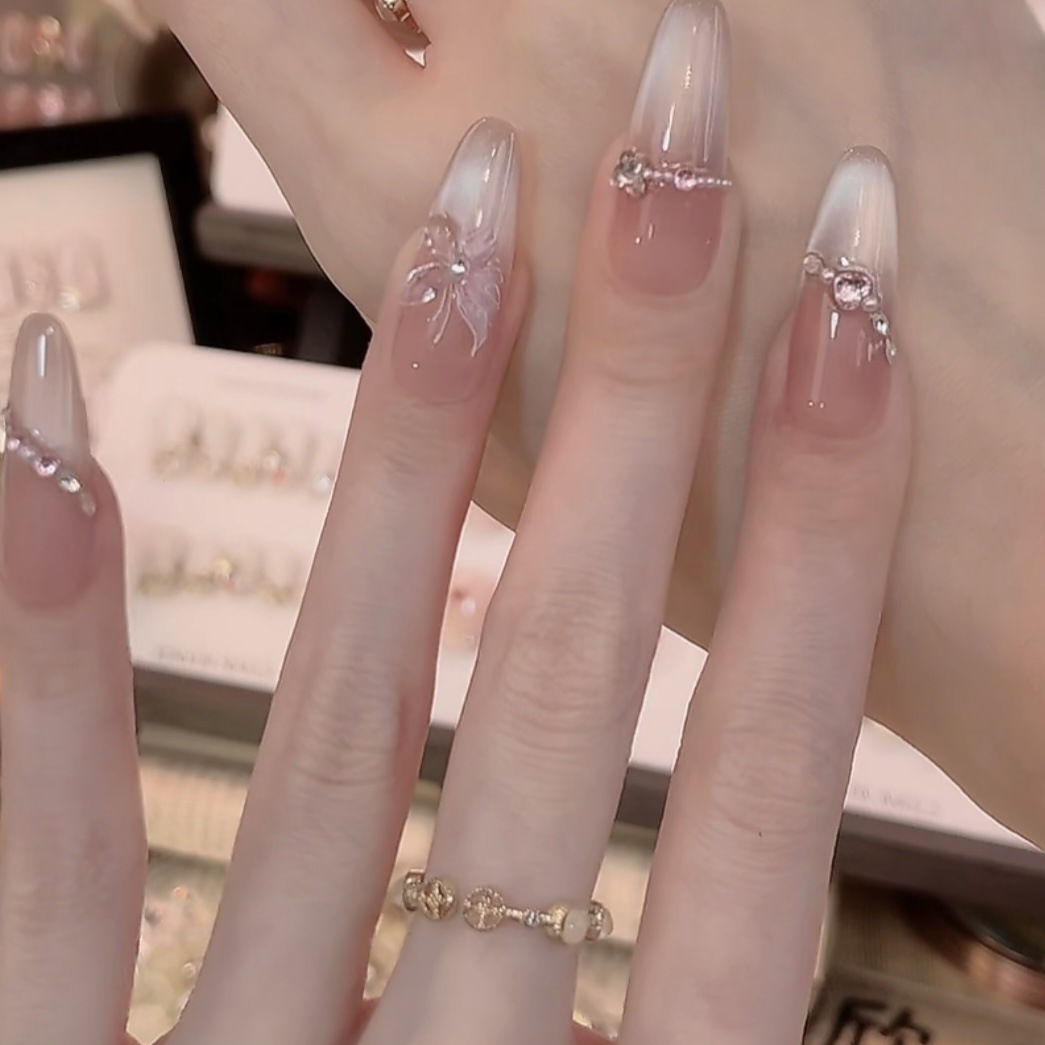 Handmade High-quality Wearable Nailstrending Online This Fall