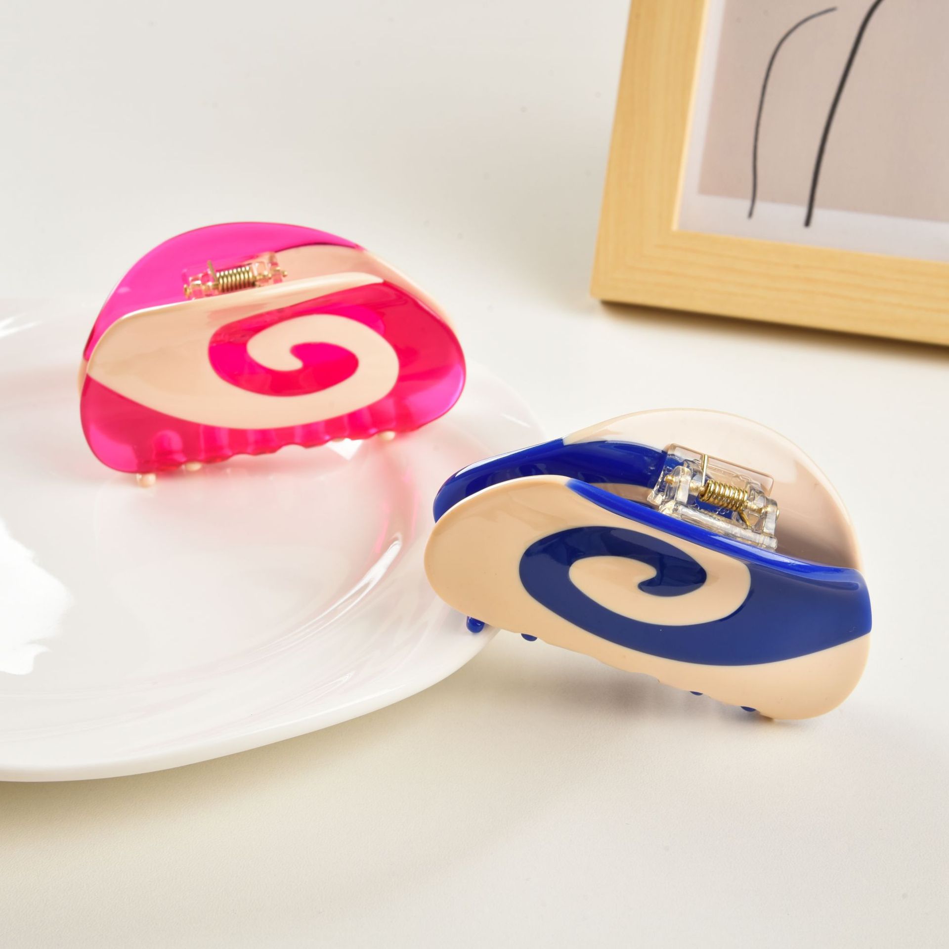 Macaron Two-tone Swirl Hair Clip For Women