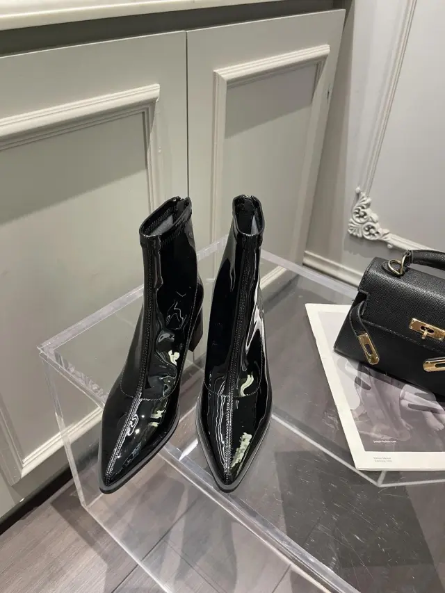 British Style Pointed Personality Fashion Chunky Heel High Heel Booties Women Black - Shop at LoveMi