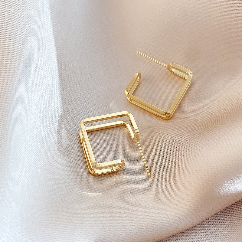 Geometric Square Hoop Earrings With An Instagrammable, Cool, Minimalist Design - Jewelry & Watches