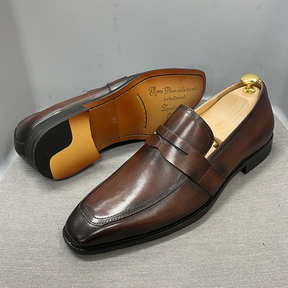 Title 6, Klassieke Italiaanse leren loafers voor heren, ...