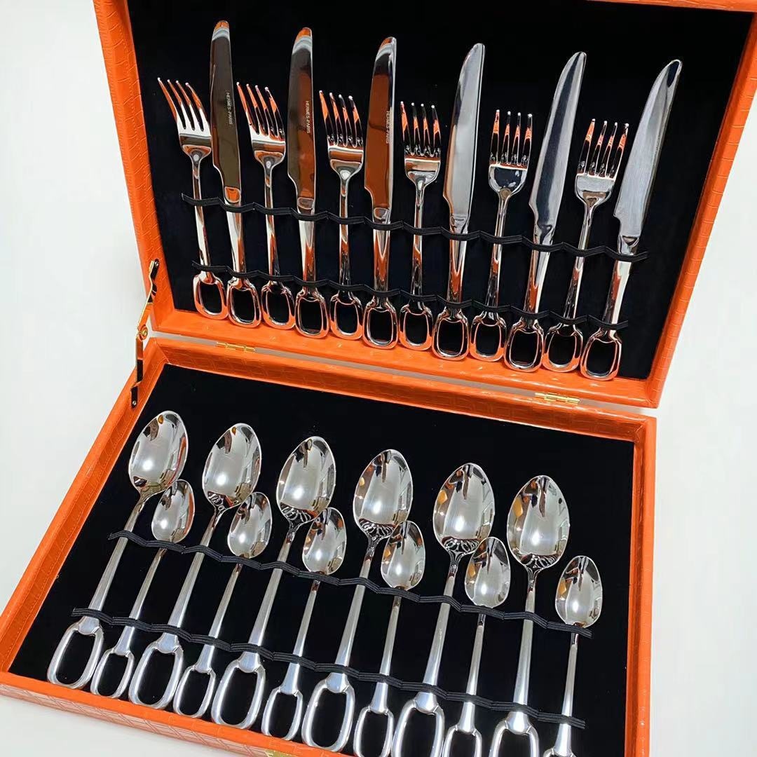 Silver 24 Piece Box