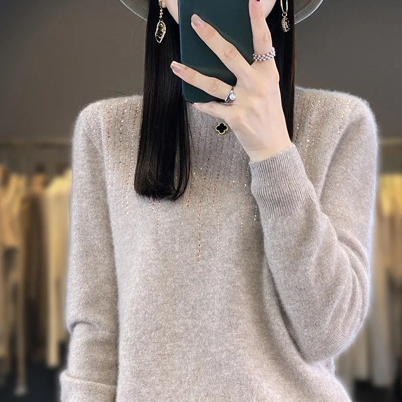 Round Neck Rhinestone Long-sleeved Knitted Bottoming Shirt Women's Pullover Sweater - Light Oat Color-M