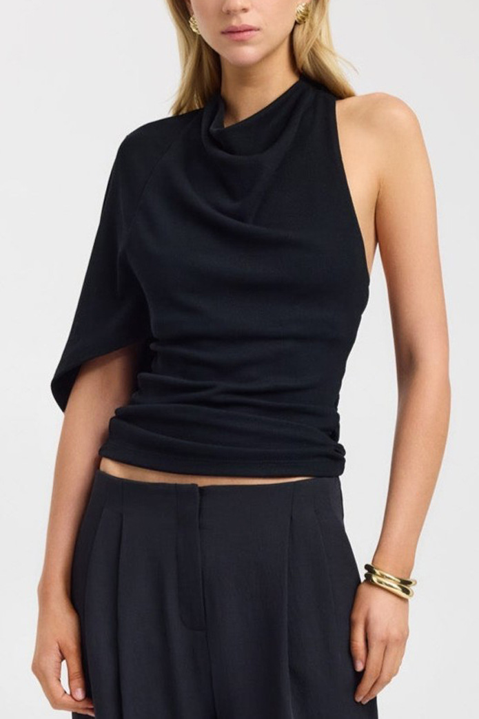 Black Backless Pleated Slim-Fit Commuter Short T-Shirt