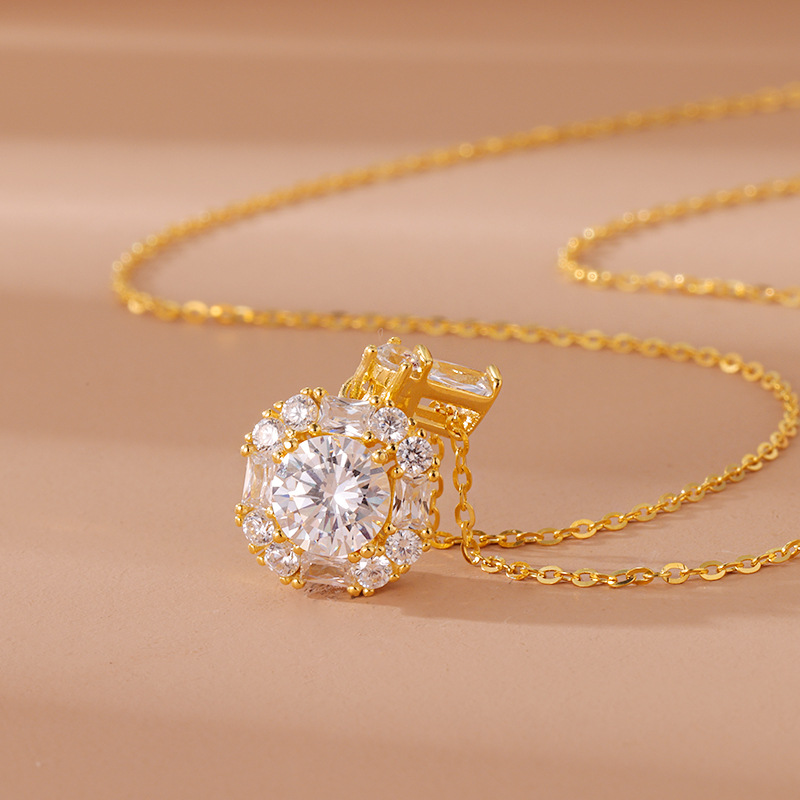 Affordable Luxury Style Geometric Round Zircon Necklace Minimalist Design All-matching Graceful Clavicle Chain Korean Style High Sense