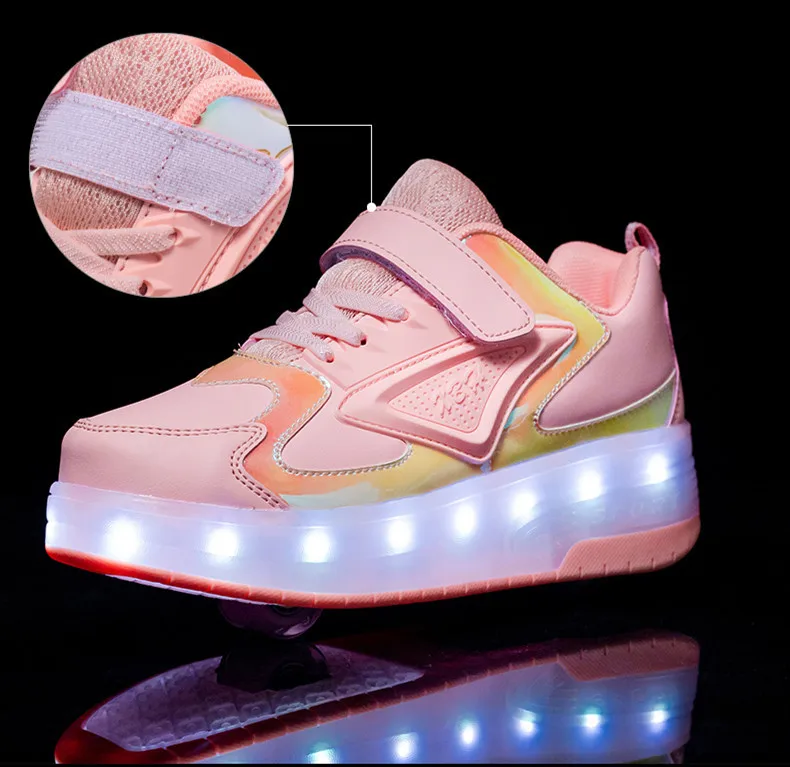 Title 5, Heelys esportivos ultraleves com LED e carregam...