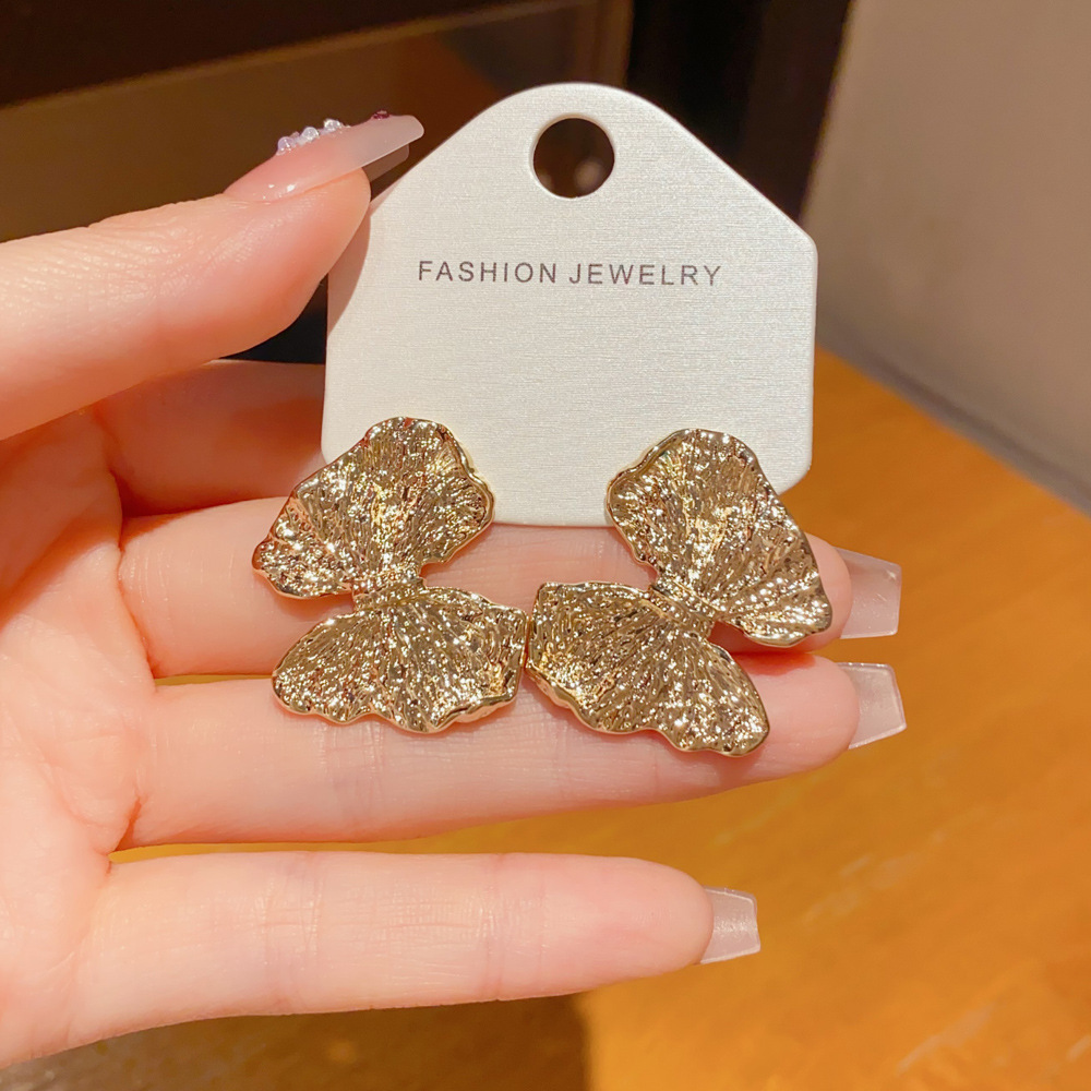 Minimalist Metallic Texture Elegant Stud Earrings For Women