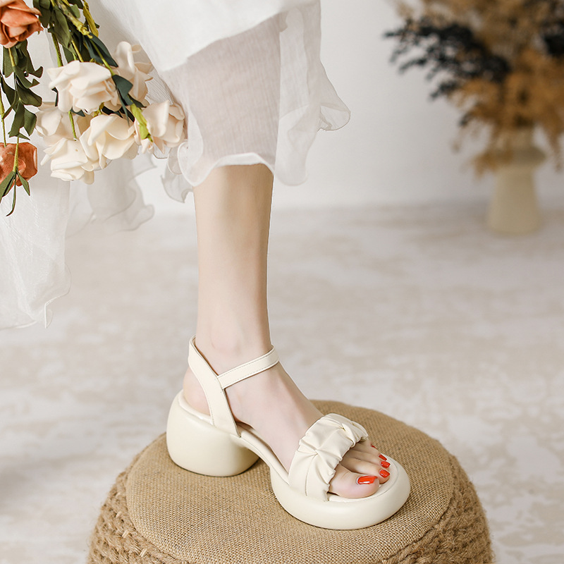 Chunky-Heeled Beach Sandals, picture 2 of 4
