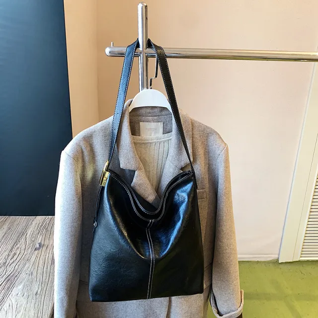 Large capacity Textured Soft Leather Bag In A Korean style Single shoulder Design Black - Shop at LoveMi