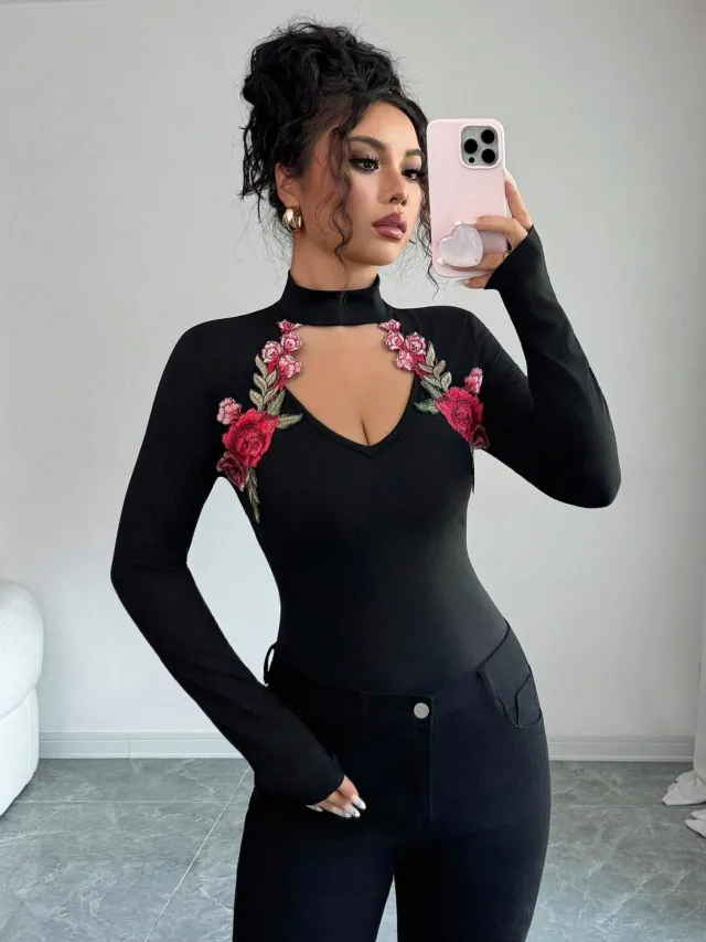 V neck Hollow out Patchwork Fashionable Embroidered Slim fit Black - Shop at LoveMi