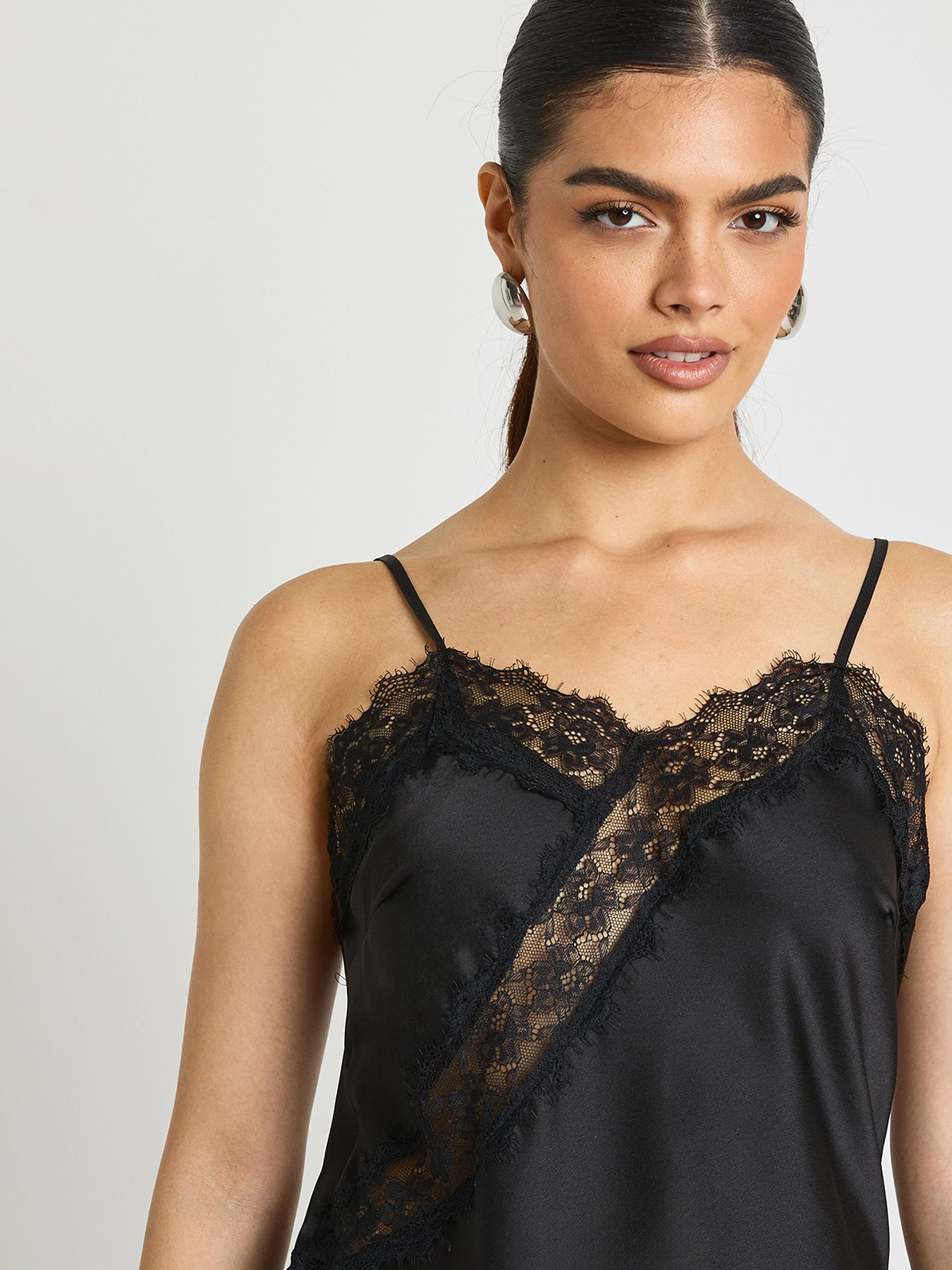 Buy Women's Clothing Online | Buy Trending Dresses for Women