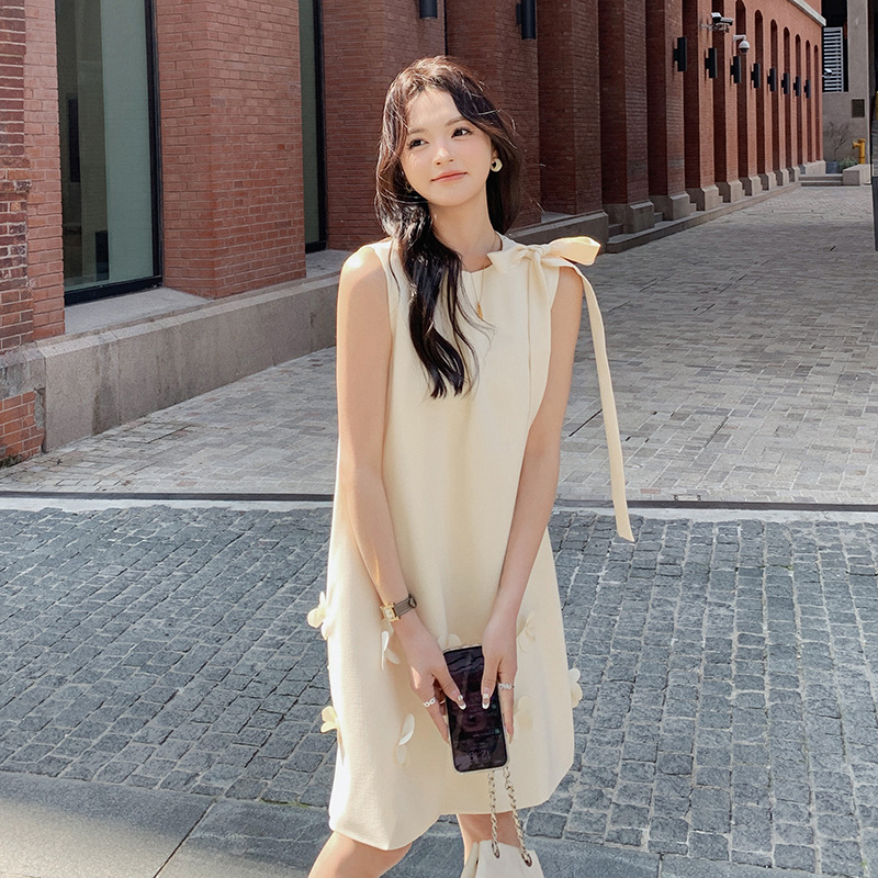 Bowknot Lace-up Slimming Loose Three-dimensional Petals Design Beige Sleeveless Dress
