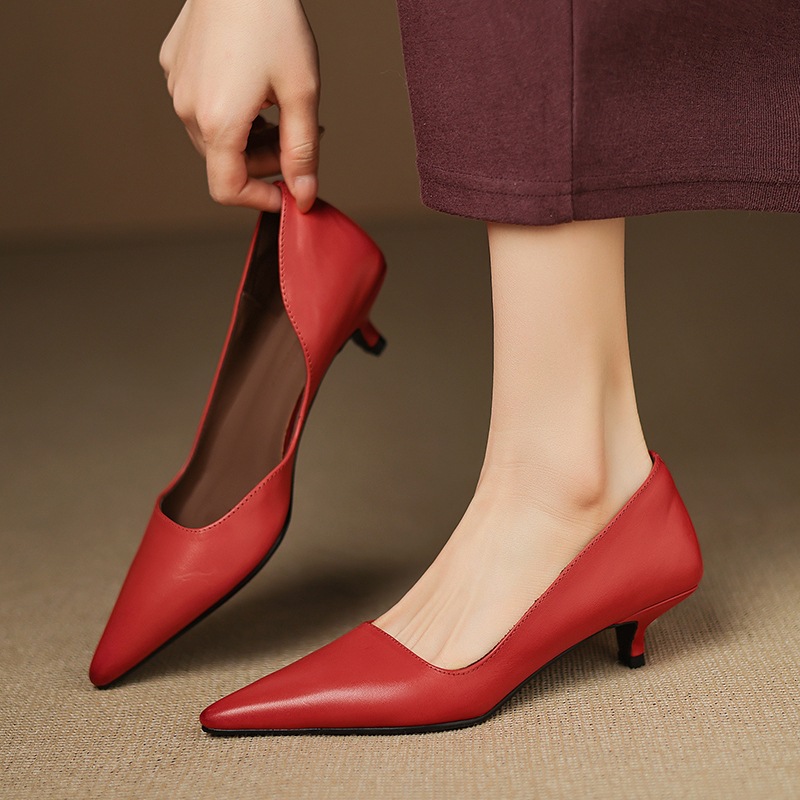 Pointed-Toe Low-Heeled Pumps, picture 3 of 9
