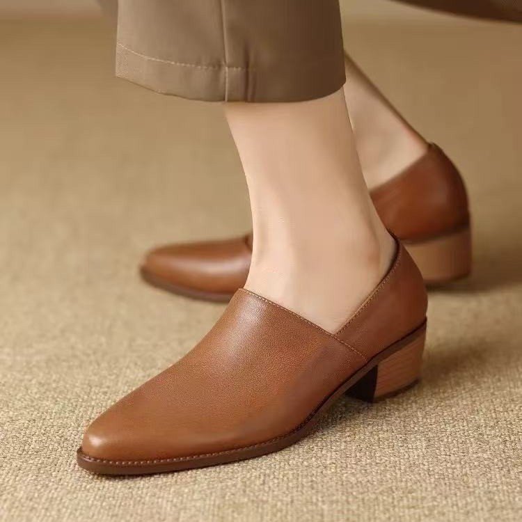 Pointed-Toe Chunky-Heel Shoes, picture 3 of 6