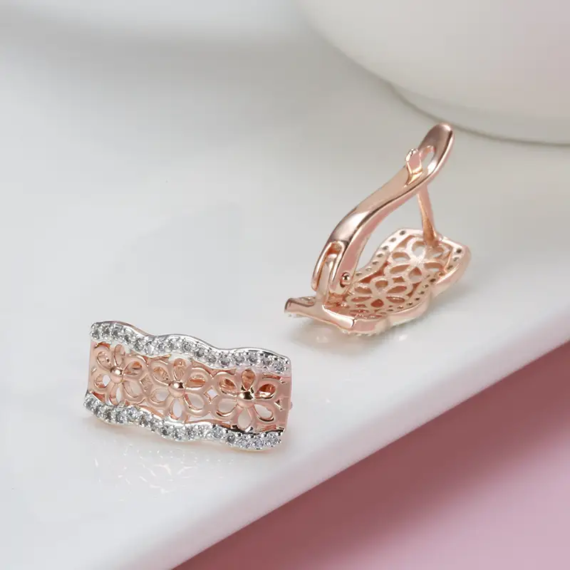 Special-interest Design Copper Plating Fashion Hollowed-out Earrings