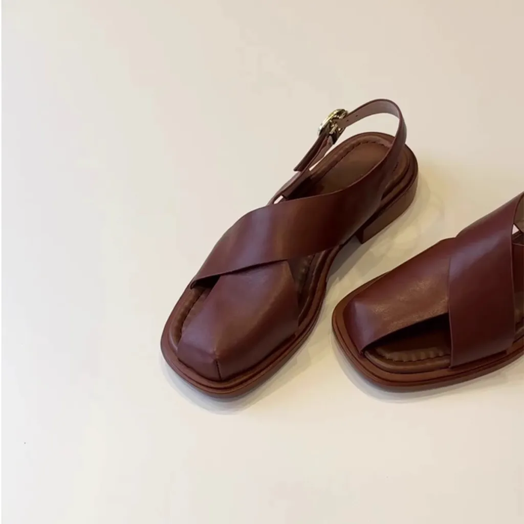 Women's Retro Hollow-out Roman Sandals With Buckle - Brown