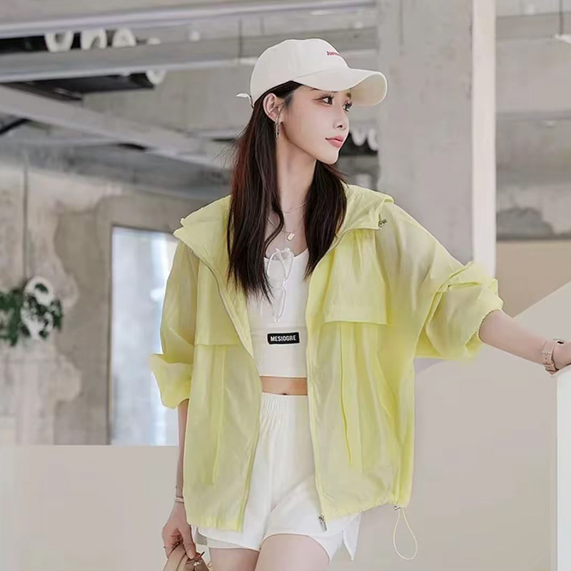 Versatile Breathable Thin Hooded Loose-fit Minimalist 19 e66f5b89 b4f3 45ec 8596 36f8b8ca01ea