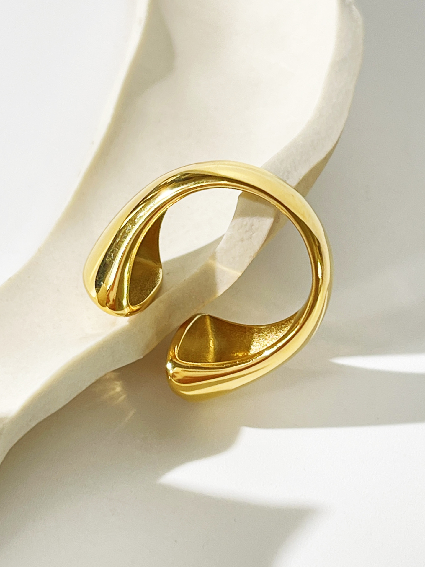 Personalized Fashion Normcore Style Titanium Steel Open-end Style 18k Plated Real Gold Waterproof Color Retaining Women's Ring