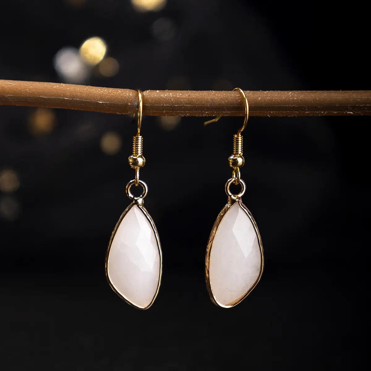 Natural Crystal Drop Earrings With Amethyst And Gold-plated Edges