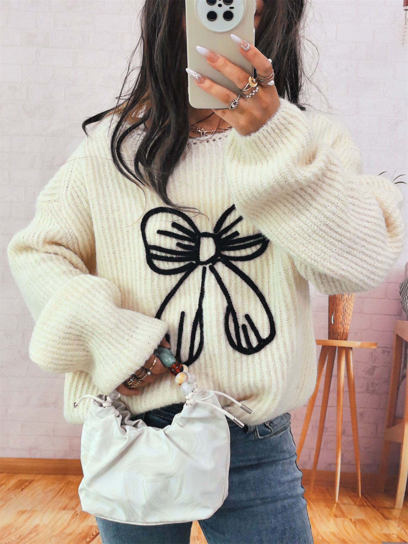 Simple Casual Bow Embroidery Decoration Knitted Long Sleeve Sweater