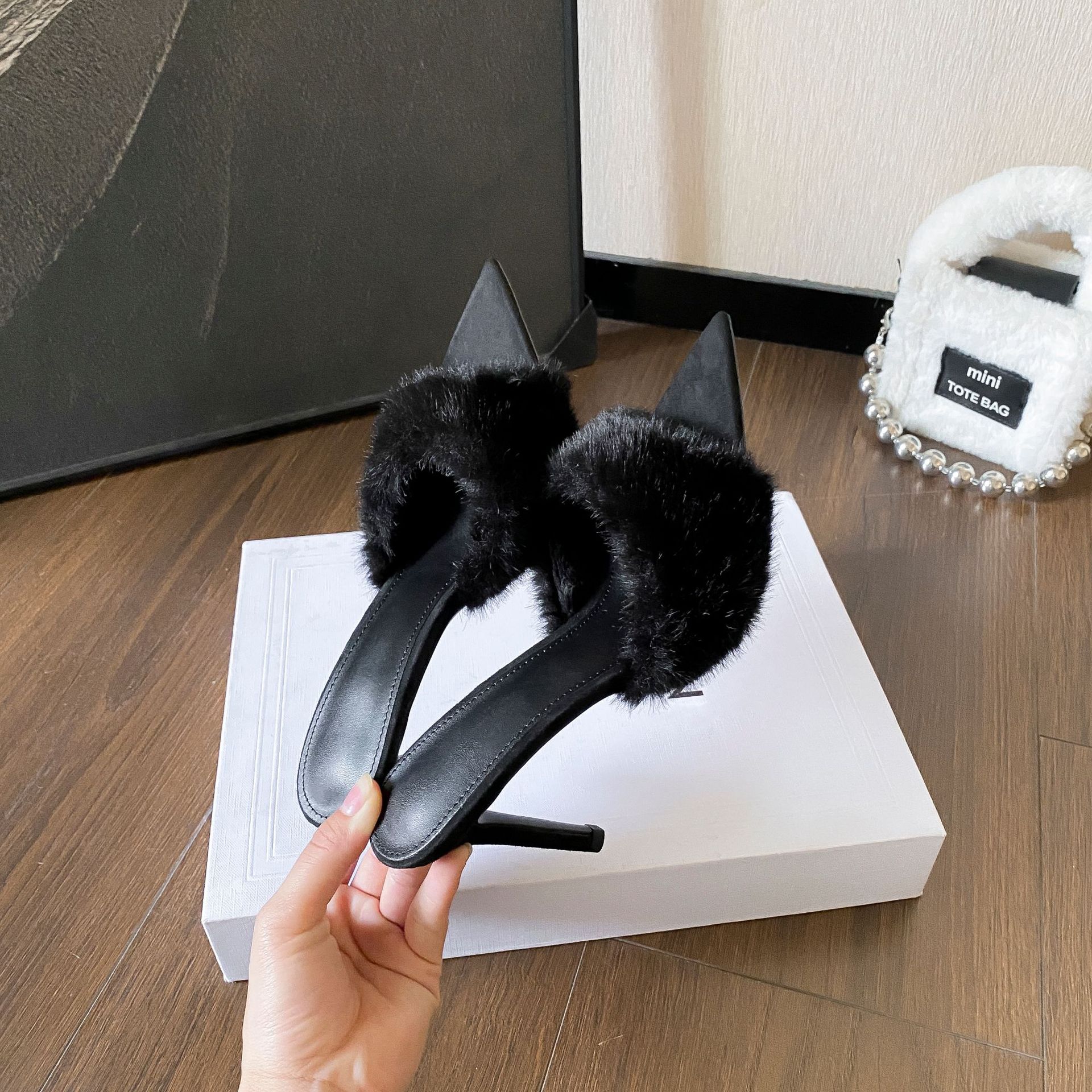 Pointed-toe Slender High-heel Non-slip Plush Shoes High-heel Slippers
