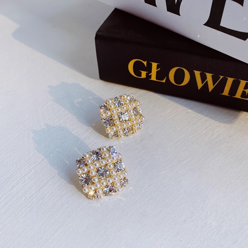 New Dignified Rhinestone Pearl Niche High-grade Earrings