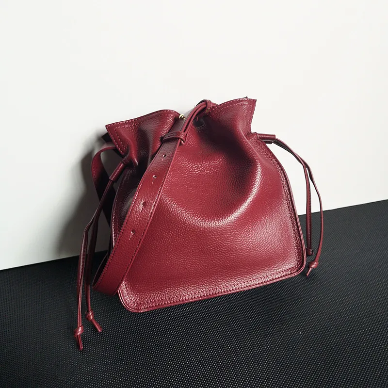 One-shoulder Crossbody First Layer Cowhide Pull-belt Bucket Bag - Burgundy